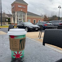 Photo taken at Starbucks by Bandr  🇺🇸 🇸🇦 on 12/11/2022
