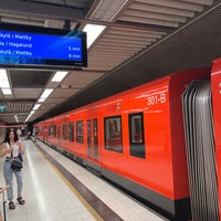 Photo taken at Metro Rautatientori by Jonathan L. on 8/11/2022