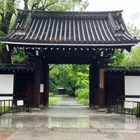Photo taken at 藤田邸跡公園 by oumicat H. on 6/21/2022
