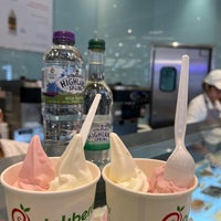 Photo taken at Pinkberry by Adel✈️🇸🇦 on 11/30/2022