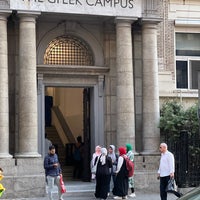 รูปภาพถ่ายที่ The Greek Campus โดย Adel✈️🇸🇦 เมื่อ 9/17/2022