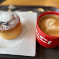 Foto tirada no(a) CAFFÉ PASCUCCI por hyunjoo L. em 1/26/2023
