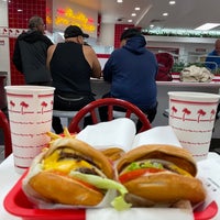 Photo taken at In-N-Out Burger by Alejandro C. on 10/12/2022