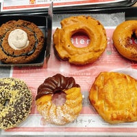 Photo taken at Mister Donut by K .. on 4/25/2022