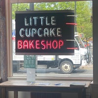Photo taken at Little Cupcake Bakeshop by Timothy T. on 5/11/2022
