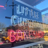 Photo taken at Little Cupcake Bakeshop by Timothy T. on 4/29/2022