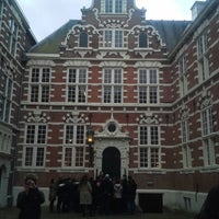 Photo taken at Universiteit van Nederland by Dawilin A. on 1/10/2014