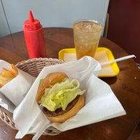 Photo taken at Freshness Burger by マスパ・パ on 8/15/2022
