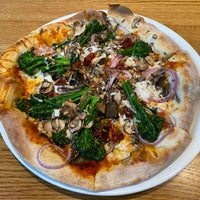 Photo taken at California Pizza Kitchen at Pearlridge by Koreankitkat on 5/25/2021