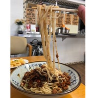 Foto tomada en Joy Cup Noodles Mean  por Koreankitkat el 4/3/2019