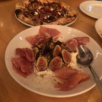 9/19/2019 tarihinde Katie K.ziyaretçi tarafından Tutta Bella Neapolitan Pizzeria'de çekilen fotoğraf