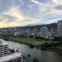 Photo taken at Royal Garden at Waikiki Hotel by Christian Coronel on 8/9/2019
