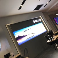 Photo taken at Samsung Experience Store by G on 12/9/2017