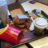 Photo taken at McDonald&#39;s by яна ♠. on 3/22/2018