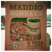 Снимок сделан в Uncle Maddio&amp;#39;s Pizza Joint пользователем Michelle (MISH) K. 6/24/2013