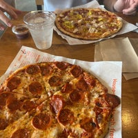 4/24/2023 tarihinde Heathziyaretçi tarafından Blaze Pizza'de çekilen fotoğraf