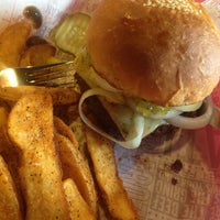 Photo taken at Fuddruckers by Roy W. on 1/31/2013