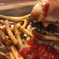 4/12/2019 tarihinde Joci D.ziyaretçi tarafından MOOYAH Burgers, Fries &amp;amp; Shakes'de çekilen fotoğraf