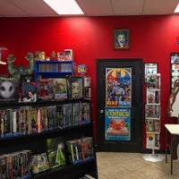 Das Foto wurde bei Heroes Landing Comic Shop von Joseph B. am 7/30/2015 aufgenommen