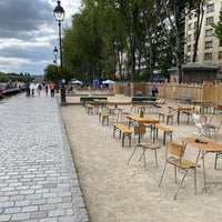 Photo taken at Paris Plages – Bassin de la Villette by 🌎R@y🇩🇪 S. on 8/24/2020
