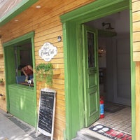 Foto diambil di Kuzguncuk Bostan Cafe oleh Ayatt K. pada 8/22/2023