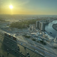 Das Foto wurde bei V Hotel Dubai, Curio Collection by Hilton von Alwaleed am 2/18/2024 aufgenommen