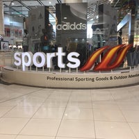 Photo taken at Sports World by Chidphant P. on 9/12/2017