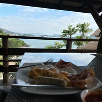Foto scattata a Cape Panwa Hotel Phuket da Boom&amp;#39; S. il 1/30/2023