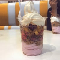 Photo taken at Pinkberry by دينـا🍔 on 2/10/2022