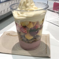 Photo taken at Pinkberry by دينـا🍔 on 12/29/2021