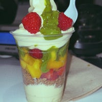 Photo taken at Pinkberry by دينـا🍔 on 8/14/2022