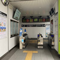 Photo taken at Tōbushijōmae Station by かぴばら on 4/4/2021