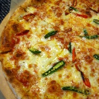 6/25/2013에 Christo S.님이 TRUE Crafted Pizza에서 찍은 사진