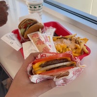 Photo taken at In-N-Out Burger by Hessa . on 6/22/2023