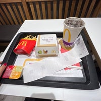 Photo taken at McDonald&amp;#39;s by Mashael ➰. on 8/8/2022