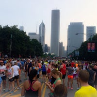 Photo taken at Chicago Rock &#39;n&#39; Roll Half Marathon &amp; 5K by Sahar H. on 7/20/2014