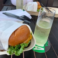 Foto scattata a Krave Kobe Burger Grill da Sahar H. il 5/26/2020