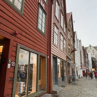 Photo taken at Bryggen by ‘ Munira on 10/4/2023