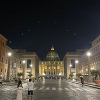 Foto diambil di Negara Kota Vatikan oleh Adnan M. pada 8/22/2023