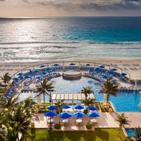 Foto diambil di CasaMagna Marriott Cancun Resort oleh CasaMagna Marriott Cancun Resort pada 8/3/2013