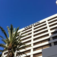 Photo taken at The Westin Los Angeles Airport by Willis on 10/3/2012