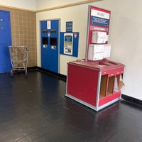 Photo taken at US Post Office by Mailyn C. on 11/14/2022