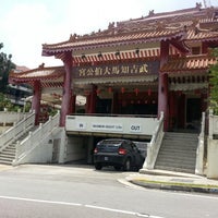 Photo taken at Tua Peh Kong Temple 武吉知马大伯公宫 by Lee K S 李. on 3/1/2013