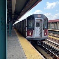 Photo taken at MTA Subway - 7 Train by Luis E. on 7/28/2021