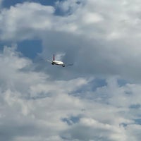 Photo taken at JFK Runway 04L/22R by Luis E. on 5/28/2021
