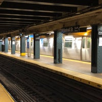 Photo taken at MTA Subway - Whitehall St (R/W) by Luis E. on 9/13/2020
