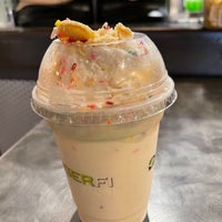 Photo taken at BurgerFi by Luis E. on 5/21/2021