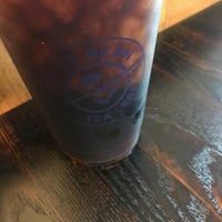 Foto diambil di The Coffee Bean &amp;amp; Tea Leaf oleh Krit P. pada 8/29/2018