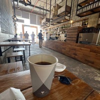 Foto diambil di Ounce Coffee &amp;amp; Roastery oleh A S. pada 4/21/2024