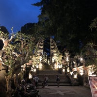 Review Jalan Raya Ubud